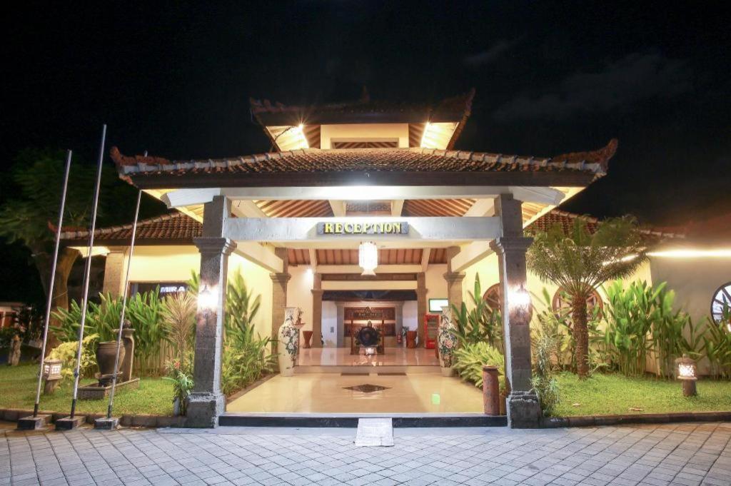 Mirah Hotel & Resort Banyuwangi Banyuwangi  Exterior photo